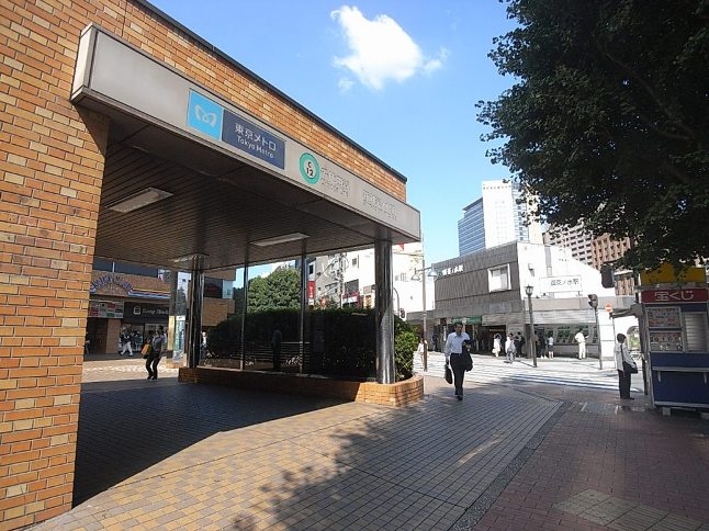 千代田線綾瀬駅から、大学の多い新御茶ノ水駅まで約17分