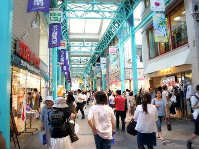 自転車でも行けるお隣の吉祥寺駅は、常に人気上位の街。