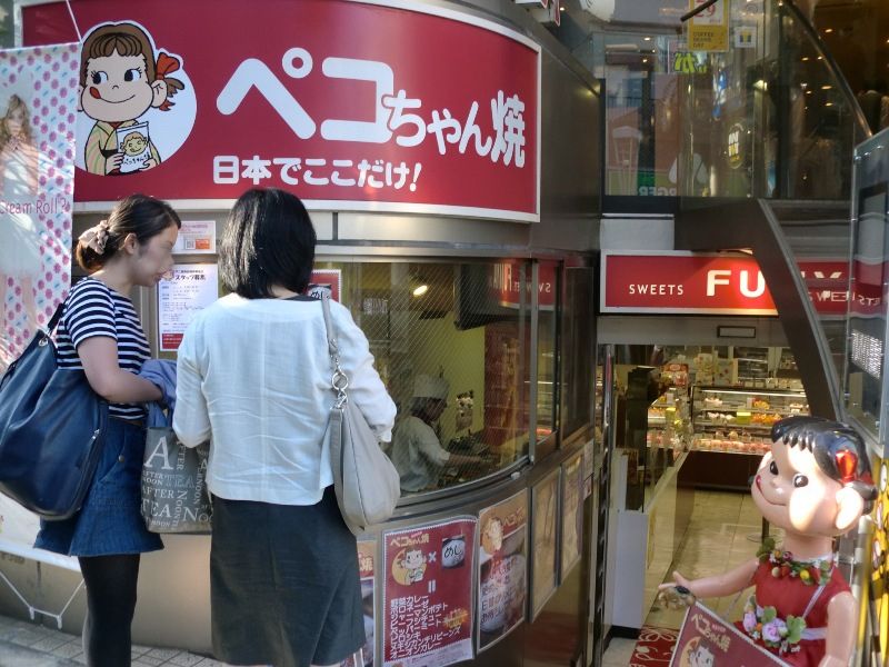 日本で唯一ペコちゃん焼きを販売するお店！連日行列が絶えない人気商品！