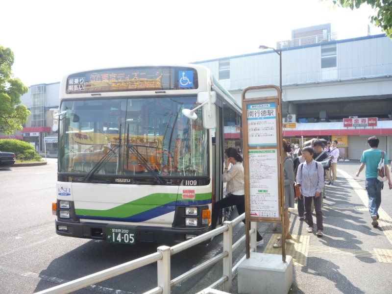 南行徳駅バス乗り場からは、ディズニーシーまでの直通バスが運行