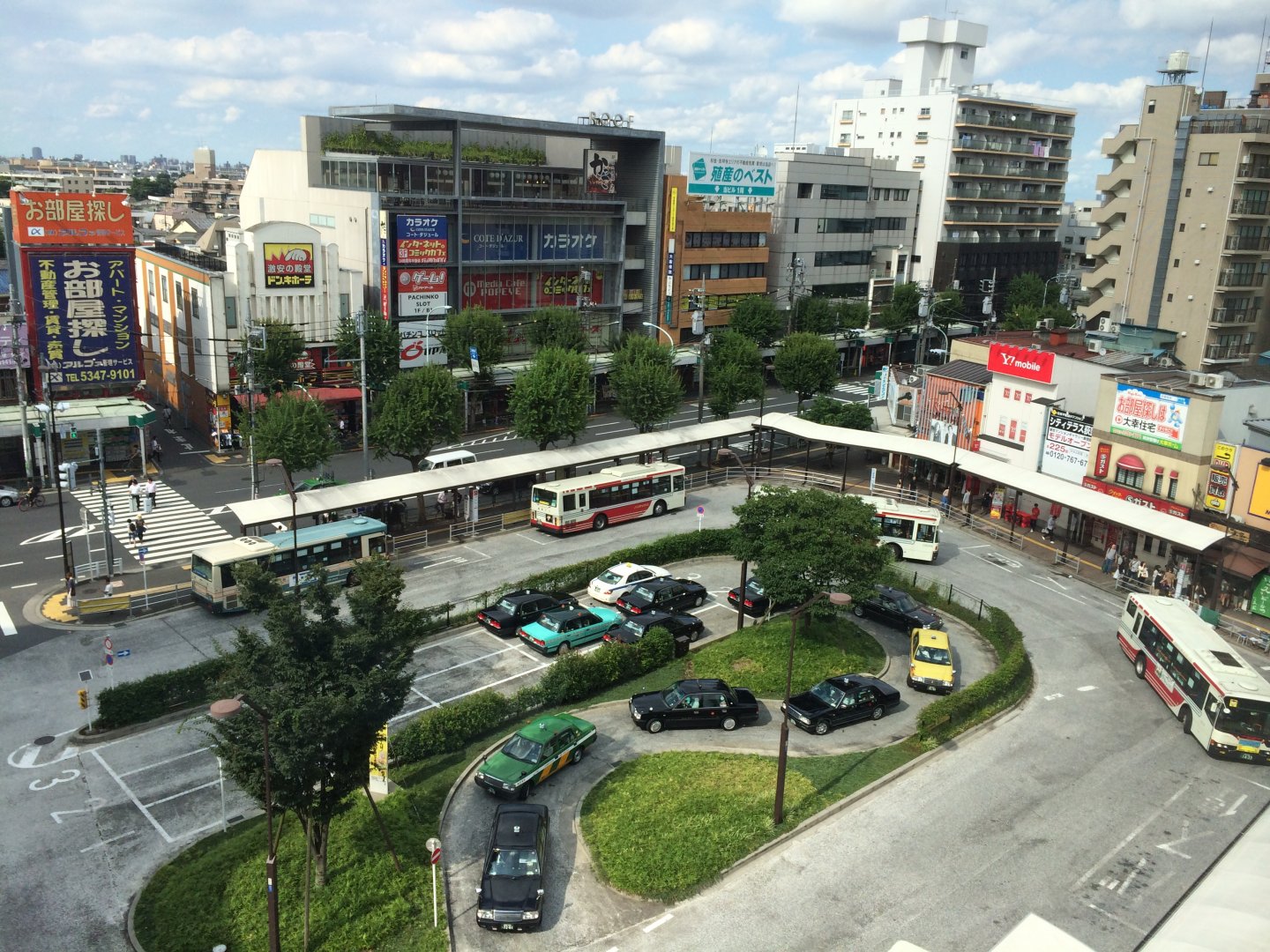 JR中央線・総武線・東西線・丸の内線が利用可能な荻窪駅も徒歩圏内