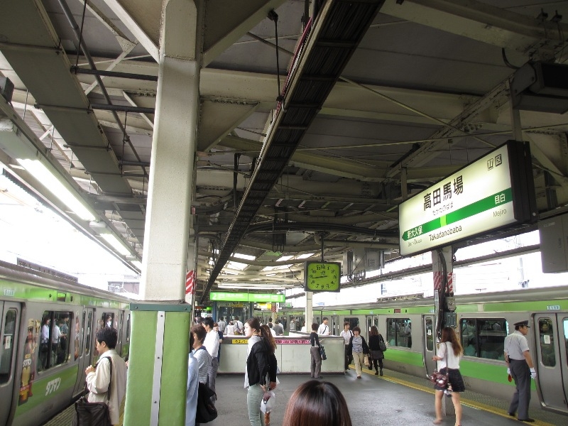 新宿まで4分、池袋まで5分と、遊びや就職活動などで何かと便利