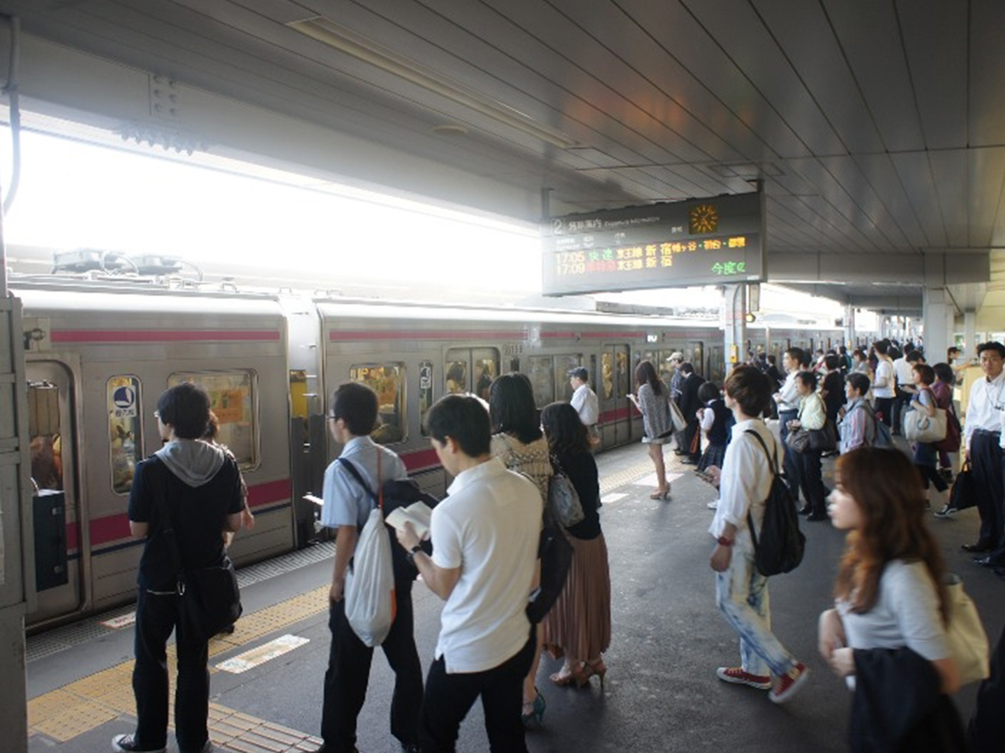 京王線明大前駅は特急停車駅。新宿までたったの5分