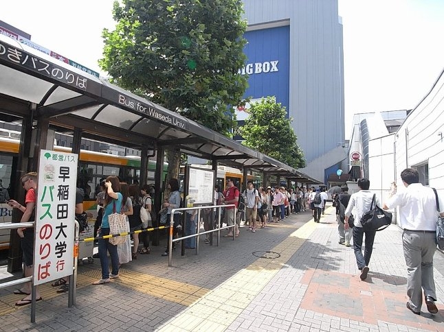 早稲田生にとって、大学まではバス利用が人気